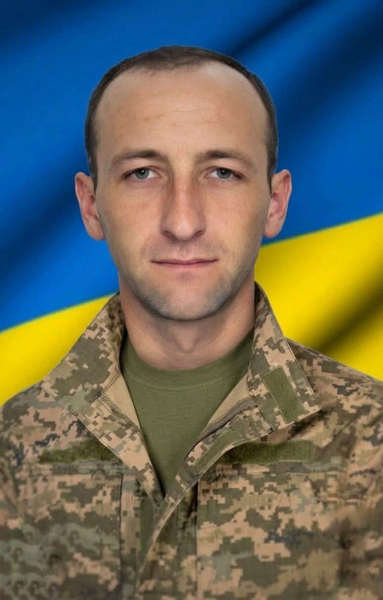 Одразу два траурних кортежі "На щиті" зустрічає громада на Тернопільщині (фото)