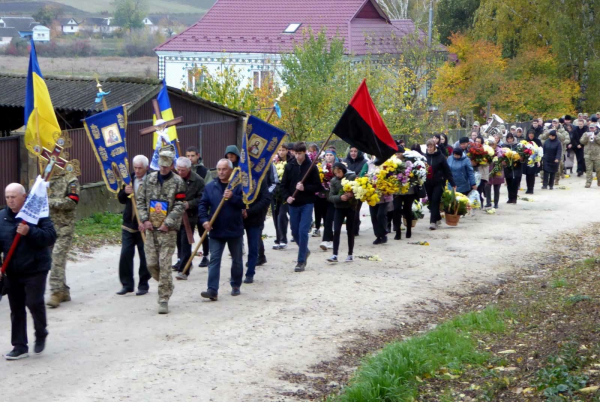 Шумська громада попрощалася із захисником Олександром Стельмащуком (фото)