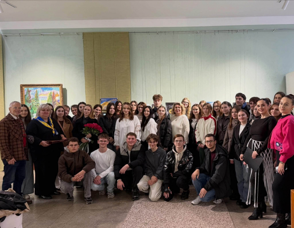 Студенти ЗУНУ представили у Тернополі виставку про війну, справедливість і віру в Україну (фото)
