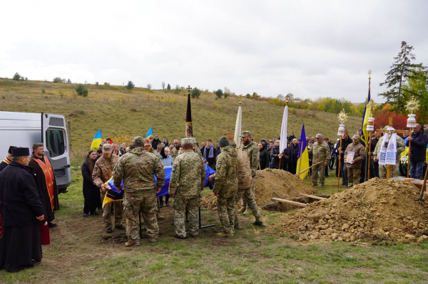 На Тернопільщині попрощалися із захисником Василем Федотовим (фото)