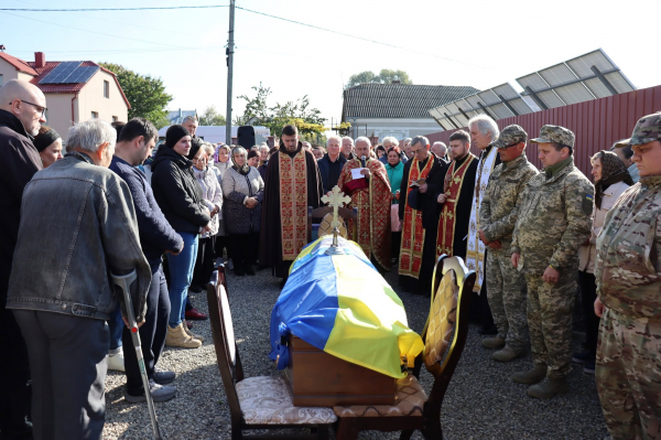 Вважали зниклим безвісти: у Білецькій громаді похоронили захисника України Івана Прокіпчука (ФОТО)