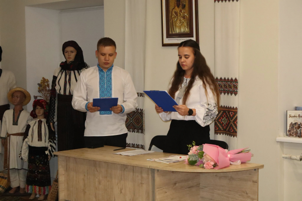 У Тернополі вшанували 140-річчя письменниці Іванни Блажкевич: на читання прийшла її правнучка (фото)