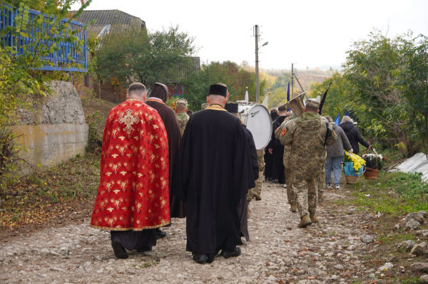 На Тернопільщині попрощалися із захисником Василем Федотовим (фото)