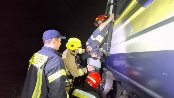 У Львові на станції «Підзамче» зіткнулися два потяги (фото)