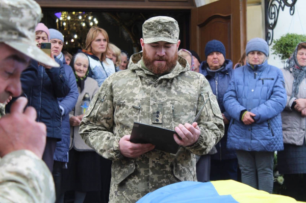 У Великих Гаях попрощалися із захисником Андрієм Смолінським (фото)