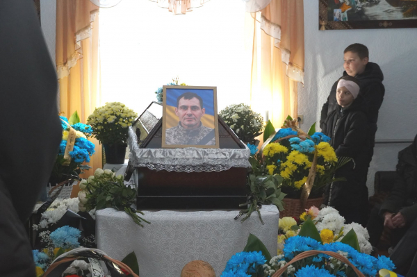 На Тернопільщині попрощалися із захисником Василем Федотовим (фото)