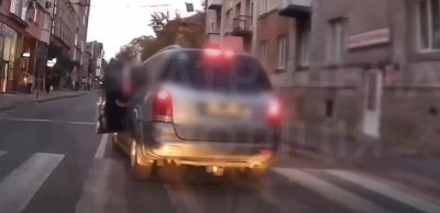 Порушив ПДР і пошкодив авто водійки: чоловіка розшукали в центрі Тернополя (відео)