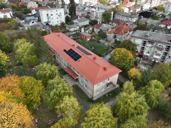 У шести дитсадках Чорткова встановили сонячні електростанції з акумуляторами (фото)