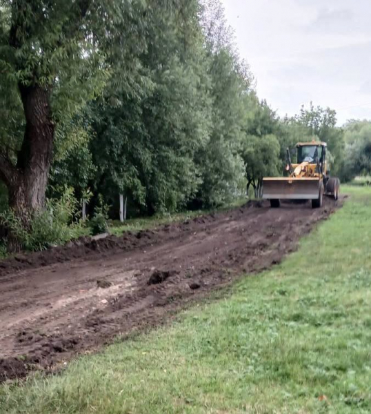 Чому в Підгородньому асфальт, а в інших селах громади щебінь: назвали ціну питання (фото)