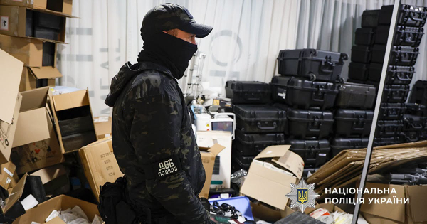 Вилучили 13 млн грн, 400 тис дол та 10 тис євро: в Україні організували шахрайську схему з перепродажу БпЛА (фото, відео)