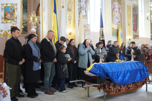 На Тернопільщині попрощалися із захисником Василем Федотовим (фото)