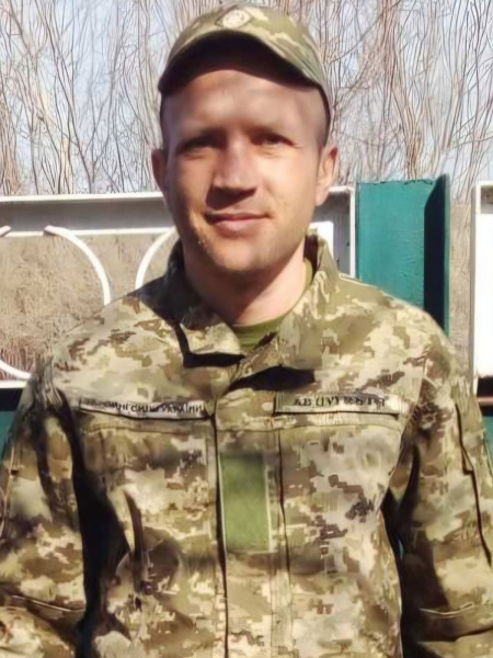 Керував дронами: у Білецькій громаді зустрінуть тіло 38-річного воїна Володимира Курила