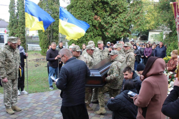 У Великих Гаях попрощалися із захисником Андрієм Смолінським (фото)