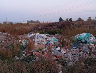 На Тернопільщині кілька днів горить сміттєзвалище: люди просять владу відреагувати (фото, відео)