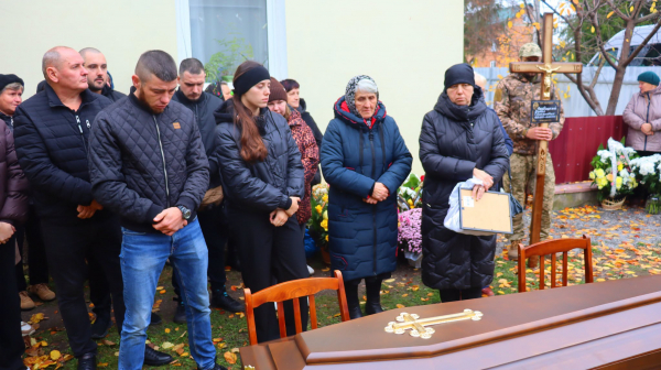 У Байковецькій громаді попрощалися з військовослужбовцем Петром Вербіцьким (ФОТО)
