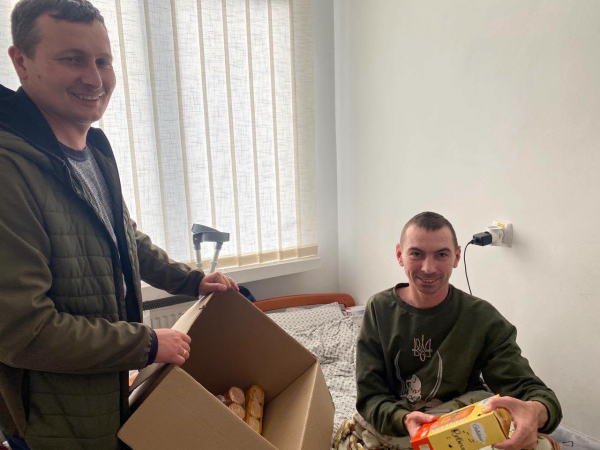Українці з Іспанії підтримали захисників, які проходять реабілітацію на Тернопільщині (фото)