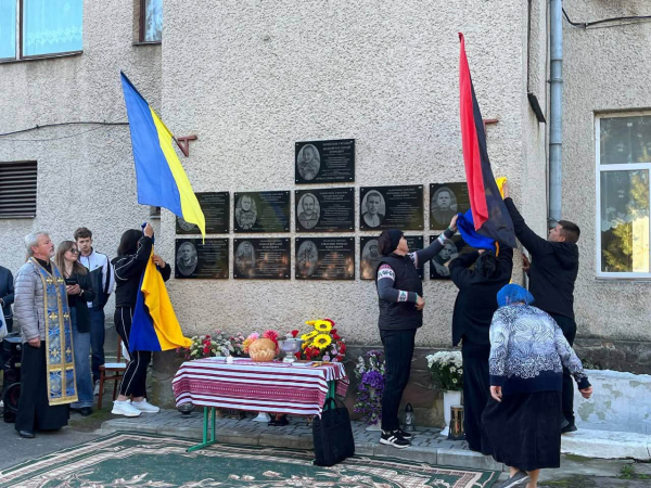 У Борсуківській громаді відкрили меморіальні дошки чотирьом полеглим захисникам (фото)
