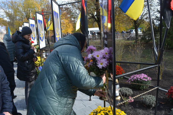 На Збаражчині освятили оновлену Алею Героїв, які загинули за Україну (фото)
