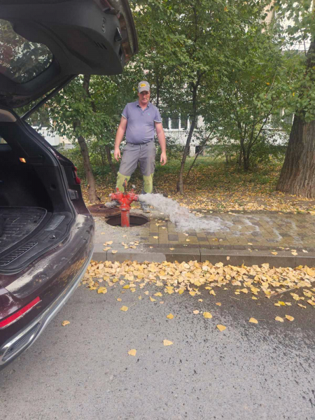 У Чорткові проводять планові роботи з миття водозбірних басейнів (фото)