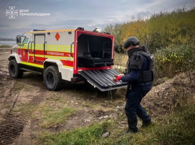 Артилерійський снаряд виявили та знищили біля Тернополя (ФОТО)