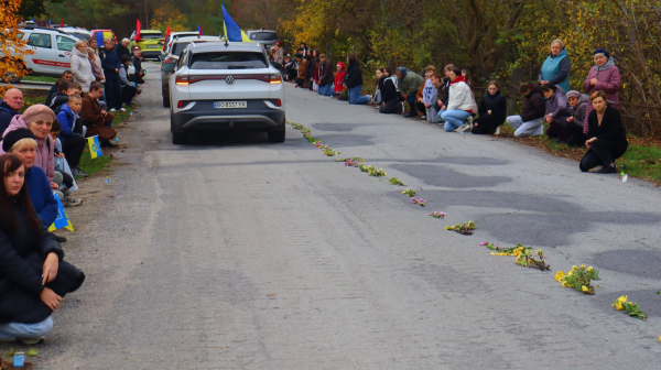 Байковецька громада зустріла на щиті захисника з Романівки Петра Вербіцького (фото)