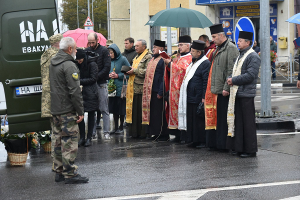 На щиті до рідної Теребовлі повернувся захисник Володимир Сеньків (фото)