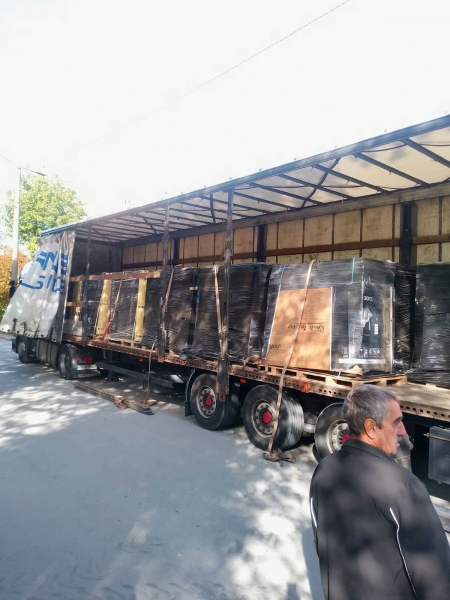 Майже 600 сонячних панелей із Франції отримала Заводська громада (фото)