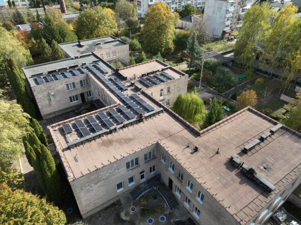 У шести дитсадках Чорткова встановили сонячні електростанції з акумуляторами (фото)