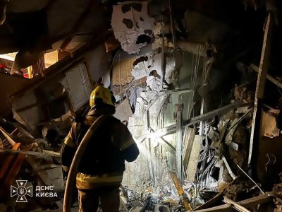 Київ: унаслідок нічної російської атаки загинула людина (фото)