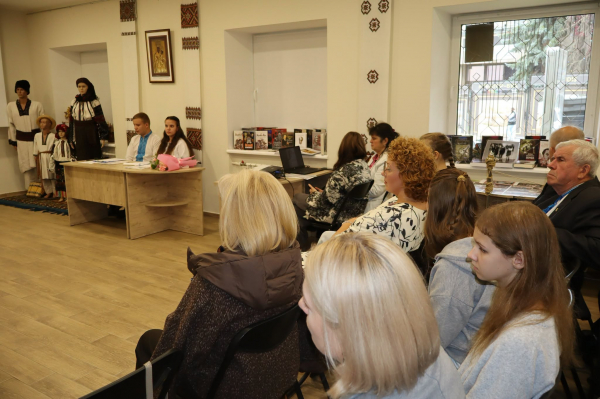 У Тернополі вшанували 140-річчя письменниці Іванни Блажкевич: на читання прийшла її правнучка (фото)