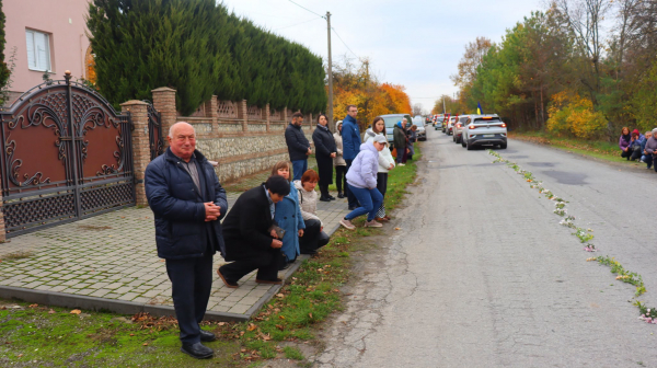 Байковецька громада зустріла на щиті захисника з Романівки Петра Вербіцького (фото)