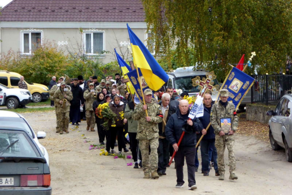 Шумська громада попрощалася із захисником Олександром Стельмащуком (фото)
