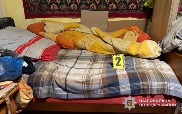 Пенсіонерка ножем проштрикнула власного чоловіка: потерпілий у важкому стані в Тернопільській лікарні (фото)