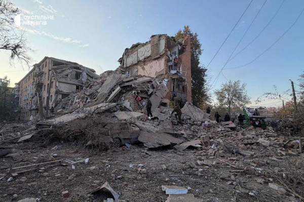 Попередньо п'ятеро загиблих, зруйновані багатоповерхівки та підприємства: росія атакувала Україну ракетами (фото)