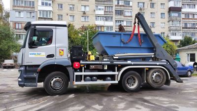 Тернопільводоканал отримав контейнеровоз Mercedes-Benz від німецьких благодійників (фото)