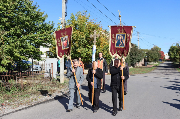 Загинув під артилерійським обстрілом: Білецька громада прощається з 36-річним воїном (фото)