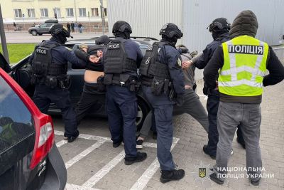 Обіцяв зняти з розшуку ТЦК за 6 тисяч доларів: підозрюють 20-річного жителя Тернополя (фото)
