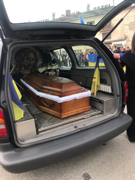На Тернопільщину повернувся на щиті захисник Василь Зеленецький