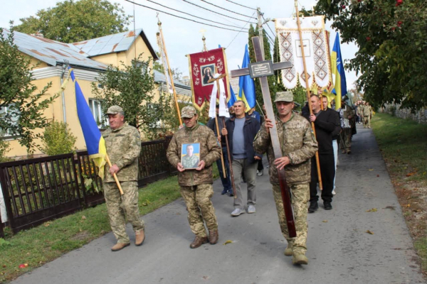 У Великих Гаях попрощалися із захисником Андрієм Смолінським (фото)