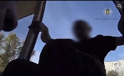 Спроба самогубства у стані алкогольного сп’яніння: у Тернополі поліцейські врятували 24-річного чоловіка (відео)
