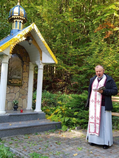 Учні та педагоги з Бережан пройшли Хресну дорогу за мир в Україні (фото)