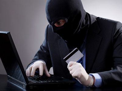 Шахрай під виглядом банкіра виманив у тернополянки понад 50 тисяч