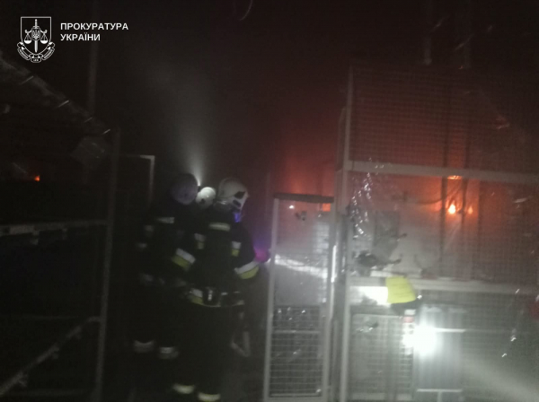 Розпочато розслідування: правоохоронці показали перші світлини влучання ворожих дронів у Чорткові (фото)
