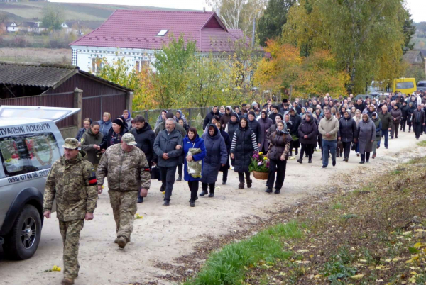 Шумська громада попрощалася із захисником Олександром Стельмащуком (фото)