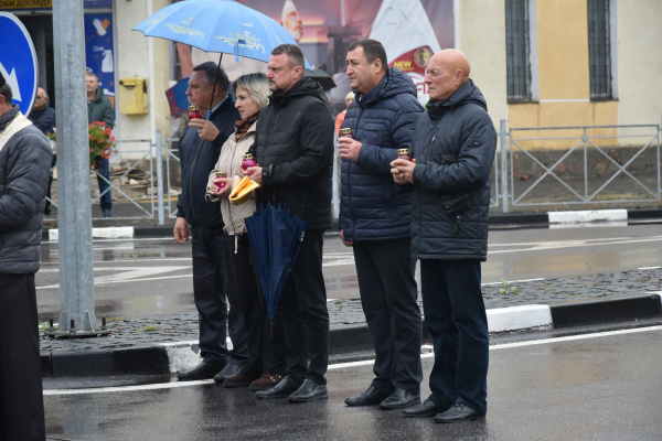 На щиті до рідної Теребовлі повернувся захисник Володимир Сеньків (фото)